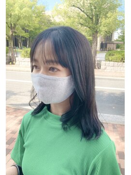 カミトヒト ふんわり外ハネセミロング