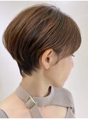 30代・40代大人可愛い小顔ワンサイドショートボブ丸み前下がり