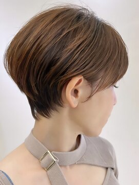 ファチュール(fAture.) 30代・40代大人可愛い小顔ワンサイドショートボブ丸み前下がり