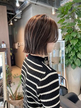 テュケー(TYCHE) 顔周りレイヤーボブ