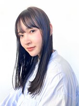 エン(YENN) アンニュイなロングヘア