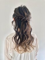 ハウス(HAUS.)&nbsp;王道ハーフアップ