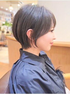 ルエ(rue) 大人可愛い20代30代40代黒髪前下がりショートボブ丸みショート◎