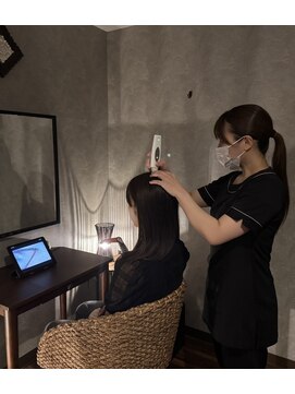 リアンジュ マイクロスコープで頭皮チェック