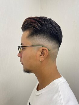 第一印象を左右するひげ、眉などの身だしなみを丁寧に整えます。骨格に合わせて最適なデザインをご提案◎