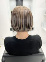 ジョリ(Jolie)&nbsp;白髪ぼかし/ブリーチカラー/ボブ/グレージュ/ハイライト