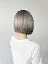 【縮毛矯正×ショート】膨らみを抑えてコンパクトに。美シルエットをキープ