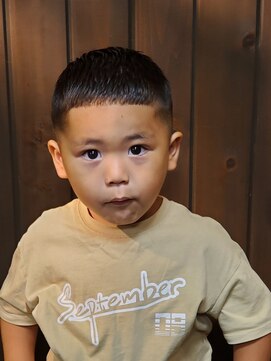 バーバーショップ サンフラット(BARBER SHOP Sun FLat) キッズカット×クロップスタイル