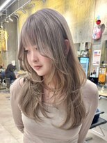 ヒビヲ 天神警固(HIBIO)&nbsp;ハッシュカットレイヤーカットブリーチダブルカラー