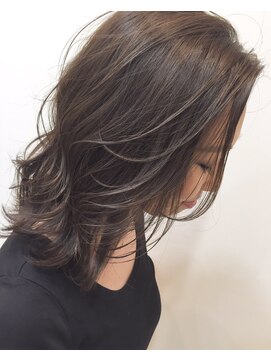 リゴ ヘアー(RIGO hair) アッシュ、ラベンダー、ツヤ感、透明感、ゆるふわ、ワンサイド