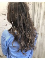 エル(ailes)&nbsp;エアータッチブリーチ+ハイライトで外国人風アッシュベージュ