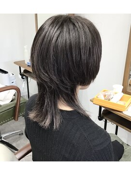 ジェミニー(Gemini) ウルフボブ×ダークグレージュ