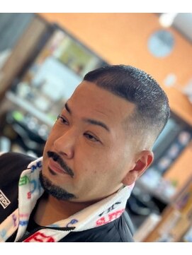 ピシャッとニ代目銀二郎 スキンフェードカット【広島/理容室】