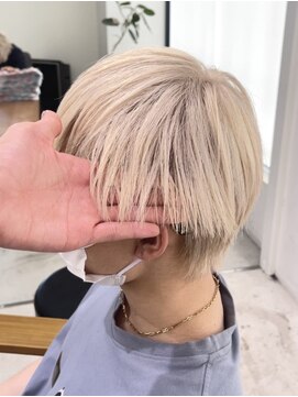 アフューズバイストゥー(Vfuse by StueW) 透け感ベージュ[倉敷][岡山][ハイライト][バレイヤージュ]