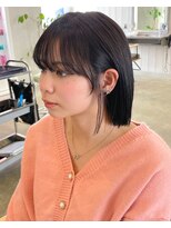 シェル 津山の手店(shel)&nbsp;20代30代透明感暗髪アッシュブルーグレージュ丸みボブ