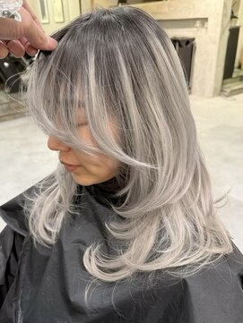 レイヤーウルフ/バタフライカット/ハッシュカット