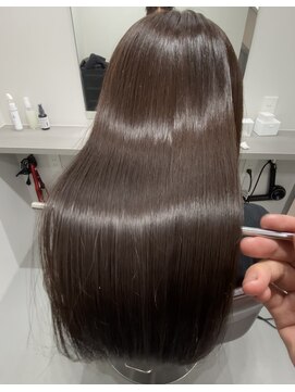ライア 下北沢(laia) 艶髪【髪質改善 laia 下北沢 美容室 縮毛矯正　マンツーマン】