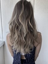 マド(Mado)&nbsp;ミルクティーバレイヤージュ