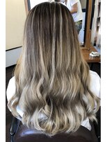 リピュア(Re:PURe)&nbsp;**ホワイト系グレージュハイライトバレイヤージュ**