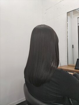 エスカーラ 町田(THE ESCALA) 斜めバング/グレージュカラー/シルキーベージュ［町田駅］