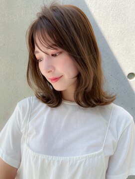 アグノス 青山(Agnos) 大人ガーリーダークアッシュミディアムレイヤー