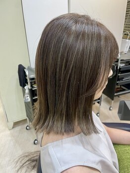 リブレ(LIBRE+hp)の写真/《白髪ぼかしハイライト》《グロスコーティング》で、大人女性のお悩みを解決！明るめカラーも可能です◎