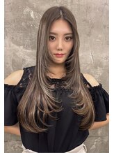 《幅広い世代に人気のレイヤーカットスタイル》お客様の魅力を引き出す、そのヘアデザインをご紹介致します