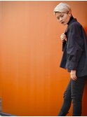 ハイトーン金髪×刈り上げショート女子 ３０代４０代５０代
