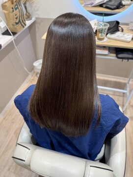 レヴ(Rev) 黒髪ストレートロングレイヤーミディアム髪質改善ストレートヘア