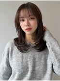 セミロングレイヤー/内巻きヘア/顔周り