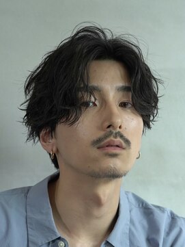 フィフスパーク(fifth PARK) 緩めニュアンスパーマフェザーパーマメンズセンターパートウルフ