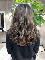 シェルヴ(XELVE)&nbsp;艶グレージュハイライト