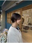 首長いショートボブ