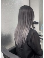 リリー バイ アオ(Lilly by AO)&nbsp;ホワイトシルバーのバレイヤージュ
