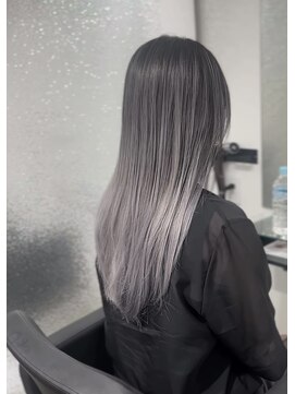 リリー バイ アオ(Lilly by AO) ホワイトシルバーのバレイヤージュ