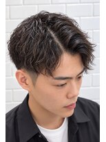 ゼロスバーバー(0's BARBER SHOP)&nbsp;ツイストスパイラル/メンズパーマ/ツーブロ/ショート短髪/20代
