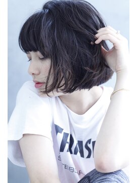 ループス(Roops) オシャレ切りっぱなしボブ