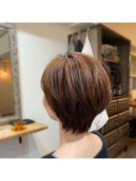 ラル(Lull) 耳かけショートボブ