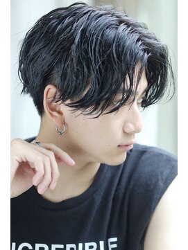 リップス 池袋(LIPPS) ツーブロック　センターパート　サイドパート　刈り上げ