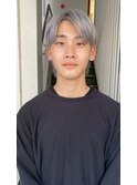 メンズ刈り上げなしシルバーカラーワンブリーチ