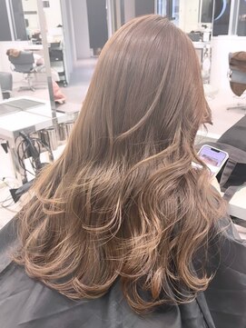 ランテルディ 渋谷(LANTERDIT) ツヤ髪 ミルクティーベージュ ヨシンモリ　ロングレイヤー