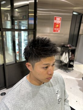 フランクスバーバーザスタンド(Frank’s barber the stand) メンズビジネスバーバーショートフェードマッシュブリーチF