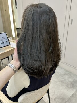 ウェイズトウキョウ 新宿店(Ways TOKYO) オリーブグレージュ レイヤーカット ブリーチなし 韓国ヘア