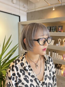 リトバイプティパ(Lit by petit-pas) ハイトーンシルバーカラー