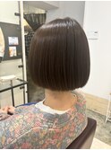 オリーブベージュ透明感カラーボブミニボブ切りっぱなしボブ