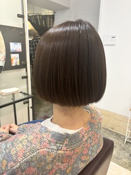 ノーム バイ アウラ(norm. by aura) オリーブベージュ透明感カラーボブミニボブ切りっぱなしボブ