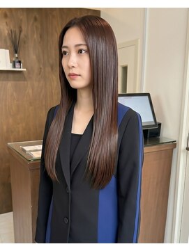 零秒女髪 千里丘店 上品な艶髪ストレートの美髪ロングスタイル髪質改善艶カラー艶感