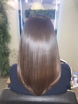 アールサロン アオヤマ(Rr SALON AOYAMA) プラチナミネコラ