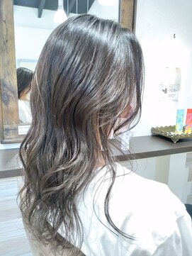 ラファンス イマザト(LaFENCE IMAZATO) ゆるウェーブロング 20代30代40代 ハイライト 髪質改善