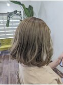 ハイトーンカーキカラー